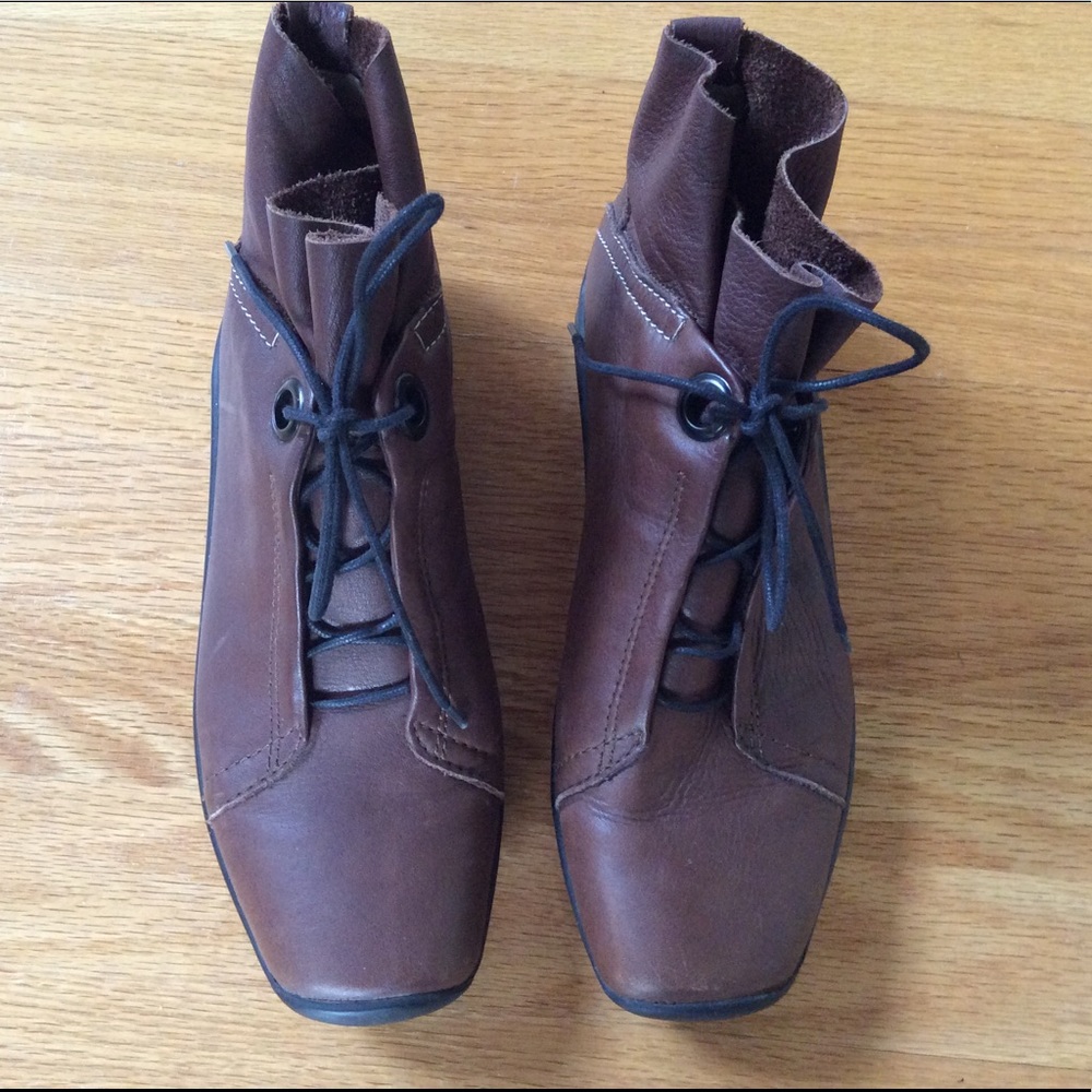 Walky Diana lace booties 39 brown leather